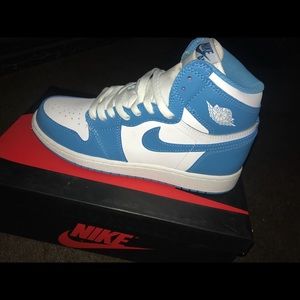 Jordan 1 Retro UNC